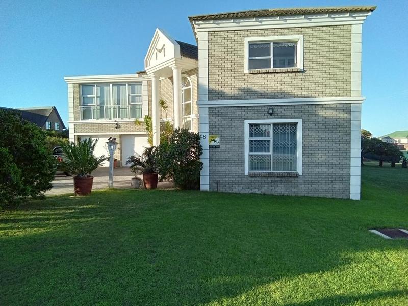 3 Bedroom Property for Sale in Boggomsbaai Western Cape